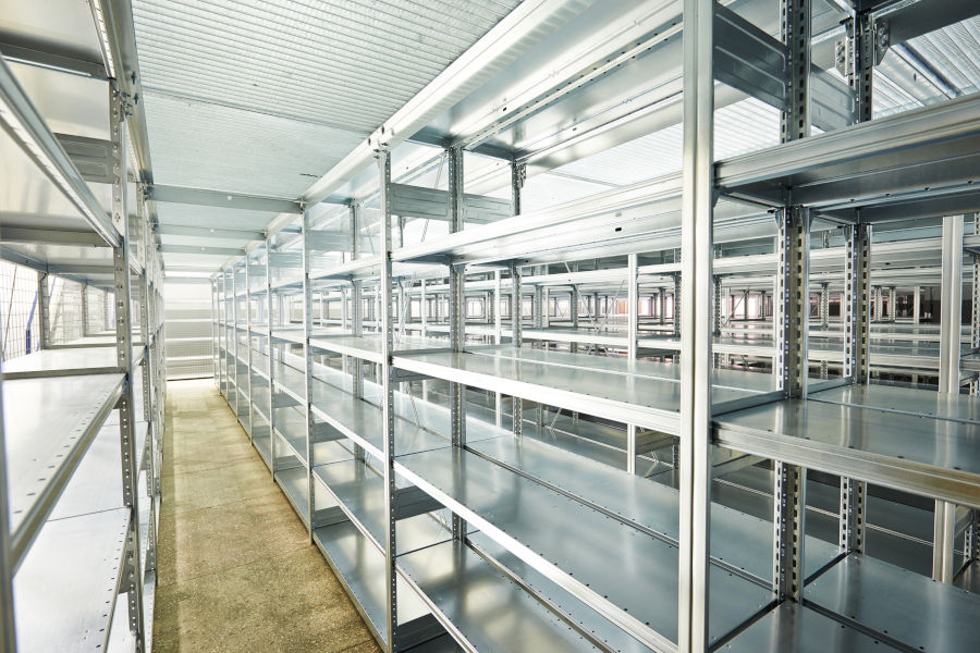 الخزائن والرفوف الحديدية